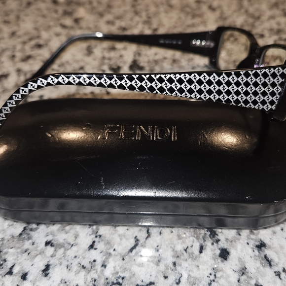 Fendi Black Modern Rectangular Glasses - Picture 2 of 4